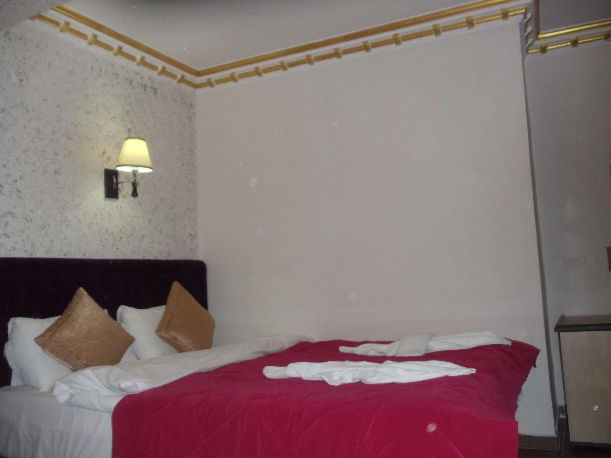 Ares Hotel Istanbul Exterior photo
